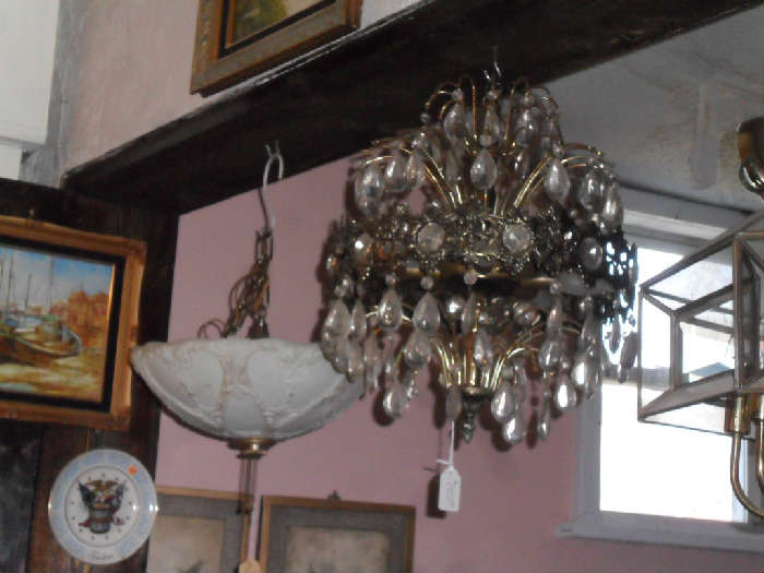 Hanging Lights and Chandeliers