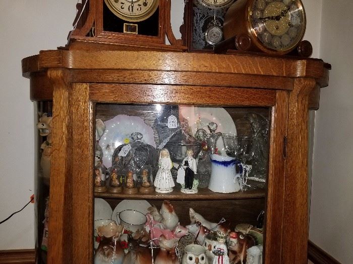 china cabinet contents
