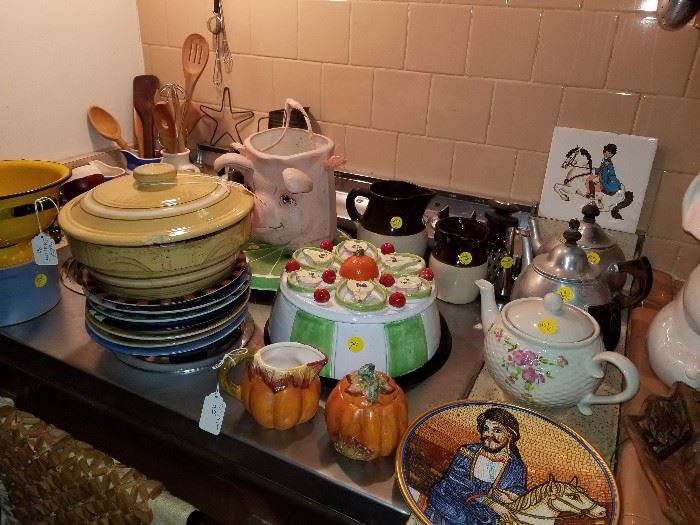 kitchen plates, tea pots
