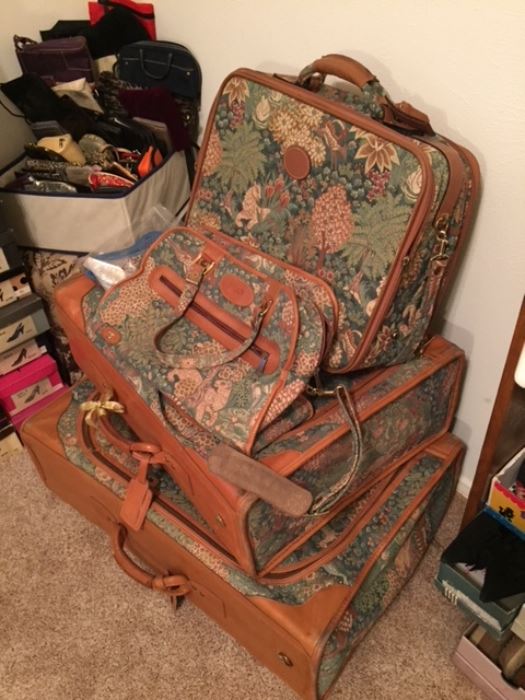 leather and tapestry pegasus luggage set