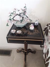Vintage Chinese Table w drawer