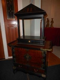 ASIAN CHEST ON TOP IS A CHINOISIRIE DISPLAY