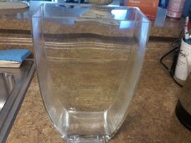  Glass vasehttp://www.ctonlineauctions.com/detail.asp?id=666483