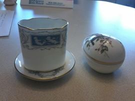 Coal Port Items, scalloped cigarette holder  http://www.ctonlineauctions.com/detail.asp?id=666587