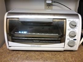 Black and Decker toaster ovenhttp://www.ctonlineauctions.com/detail.asp?id=666666