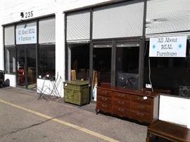 Front of the 1500 square foot showroom from the outside.