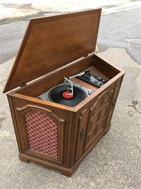 Radio Console works, record player does not.