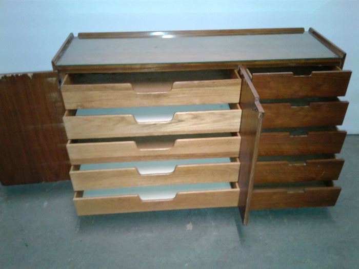 Super SOLID vintage 10 drawer dresser / credenza.