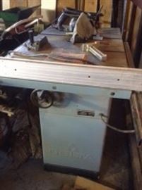 Delta 10in Table Saw 