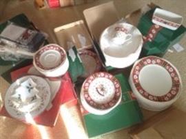 Kobe Charlton Hall Holiday Dishes 