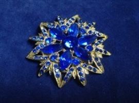 Vintage Costume Brooch 