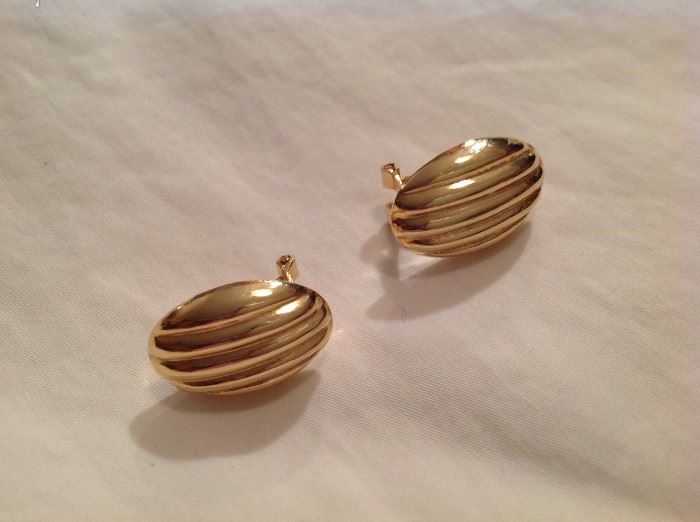 14 kt gold earrings - 4 grams weight - $ 85.00