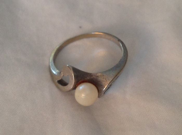 10 kt Pear Ring - 2 grams weight $ 60.00 - Reserve established for this piece.