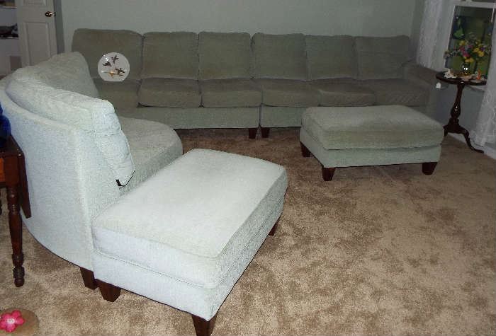 Flexsteel three-piece sofa set & 2 ottomans