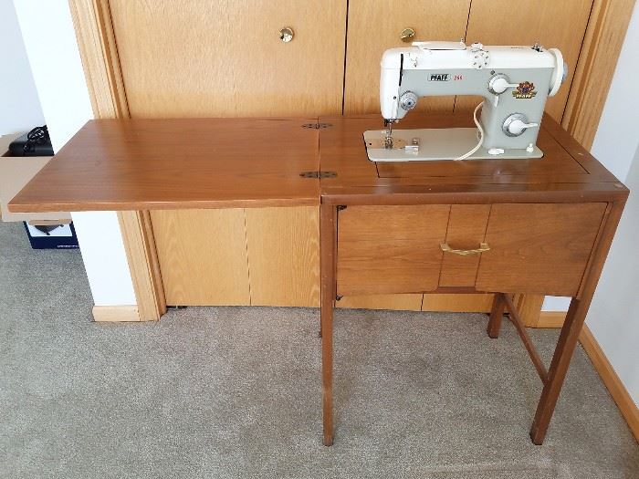 Pfaff sewing machine and cabinet