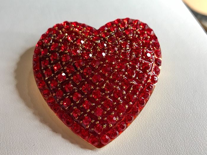 Sparkly rhinestone heart brooch