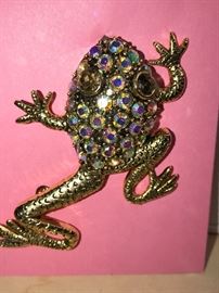 Ribbit!! Cute sparkly frog brooch