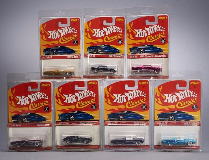 Offered is a lot of 7 Hot Wheels Classics. The plastic cases are bit scratched and yellowed. Please see the photos at completeset.com for details.
