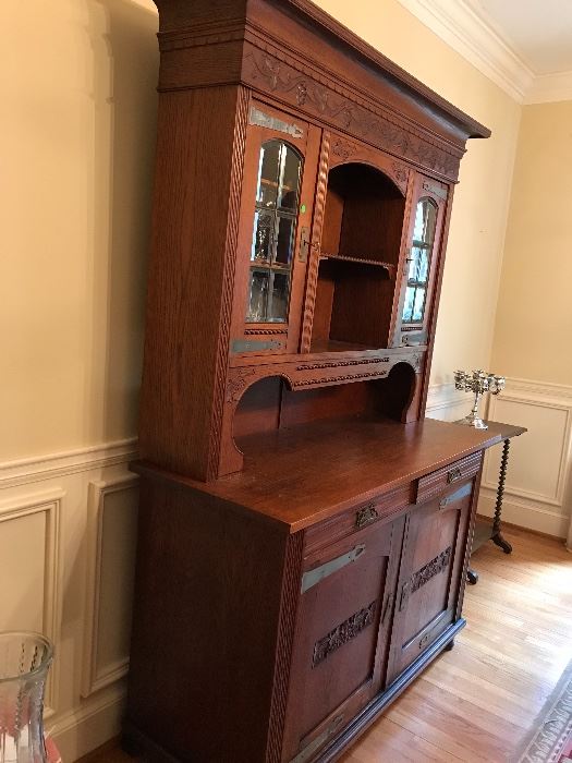 You HAVE to see this hutch in person...it is ABSOLUTELY beautiful.  Don't just think dining room...think breakfast room!!! What a great piece for your family room or keeping room.  And...wait til you see the matching piece.....
