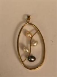 14k yellow gold charm with pearls