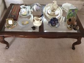 Glass coffee table, decor, has matching side tables