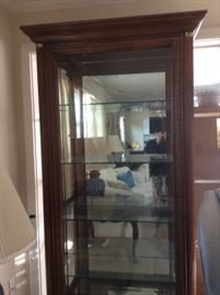 Glass display case/curio cabinet