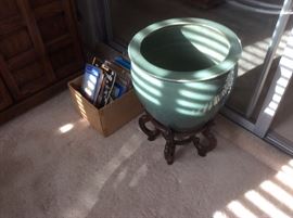 Asian style pot with pedestal