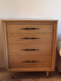 Kroehler 4-drawer Chest