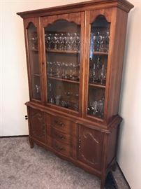 BASSETT FURNITURE CHERRY WOOD CHINA CABINET