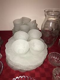 VINTAGE SNACK PLATE AND CUP SET