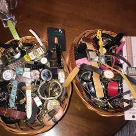 LOTS OF MENS AND WOMENS WATCHES