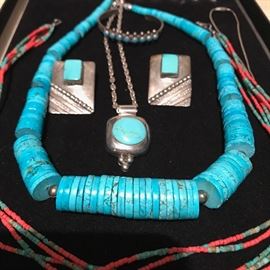 TURQUOISE NAVAJO HEISHI NECKLACE