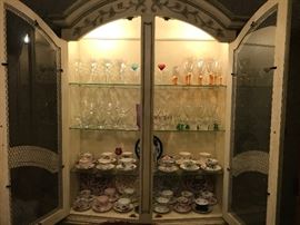 COLLECTION OF STEMWARE AND TEACUPS