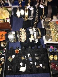 LARGE SELECTION OF COSTUME JEWELRY