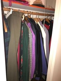 TONS OF WOMENS CLOTHING-SUITS, JACKETS, BUSINESS CASUAL,DRESSES-SIZE LARGE AND XLARGE