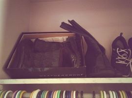 WOMEN's SHOES & BOOTS