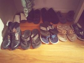 WOMEN's SHOES & BOOTS