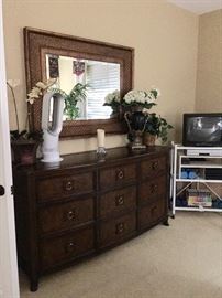 Dresser and mirror beautiful 