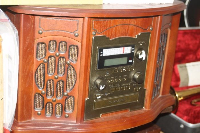 Replica radio with turn table