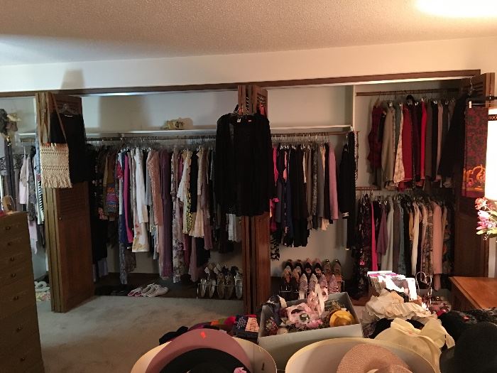 Lots of clothes mostly size 6-8 and medium 