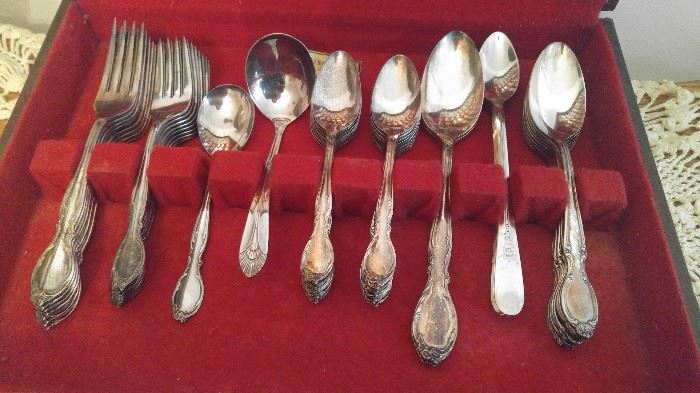Very nice set of silver plated flatware in the original box