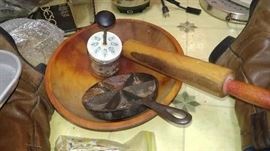 Wooden dough Bowl cornbread pan vintage rolling pin