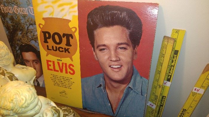 Vintage Elvis!! Wow the hair!#!