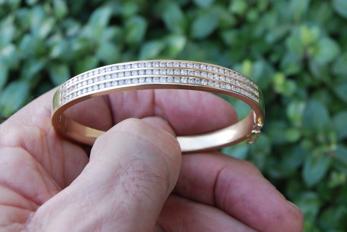 14K YG bracelet with 105 diamonds - 1.05 cts - Retail value:  $4500
