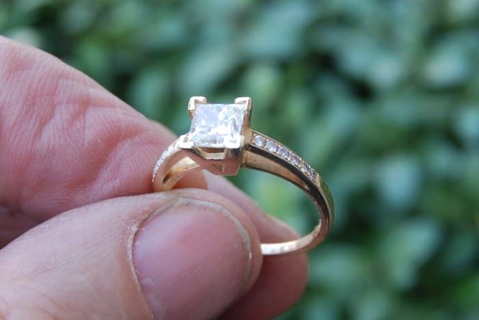 14K YG engagement ring with 1 carat Princess cut  (H SI1) center and 12 round diamonds .24 cts tw - Retail value:  $9000