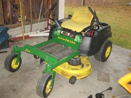 John Deere 0 Turn Lawn Tractor