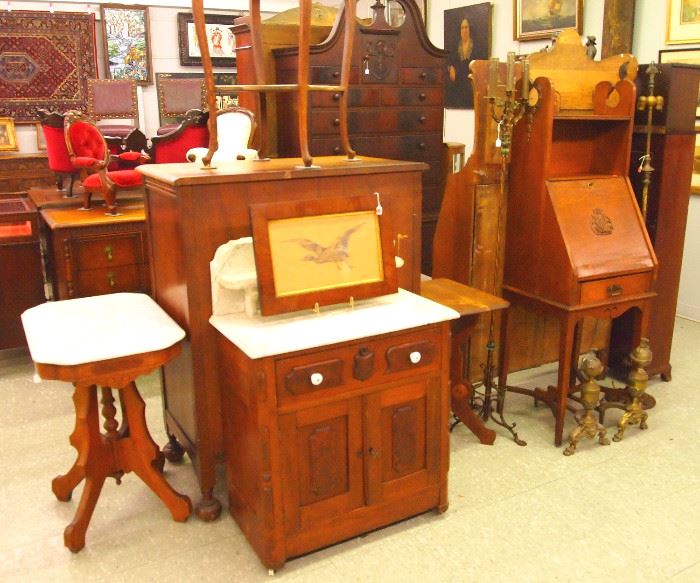 Victorian m/t table and m/t chest