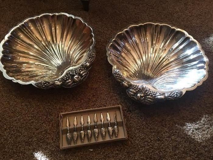 Pair of vintage Reed and Barton Silverplate shell bread dishes 