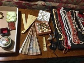 estae jewelery beads and baubles