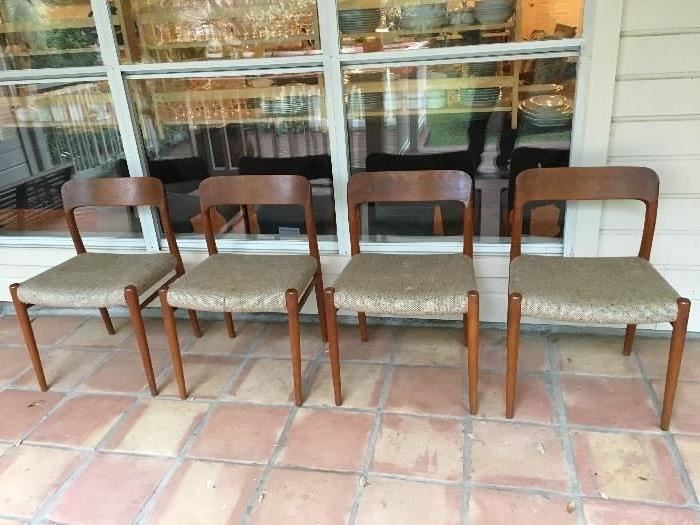 Set of 4 Danish Modern chairs